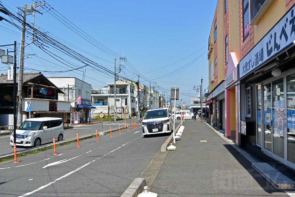 JR白岡駅西口前