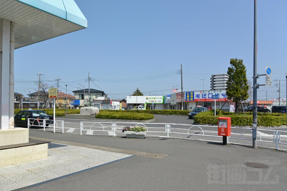 JR白岡駅東口前