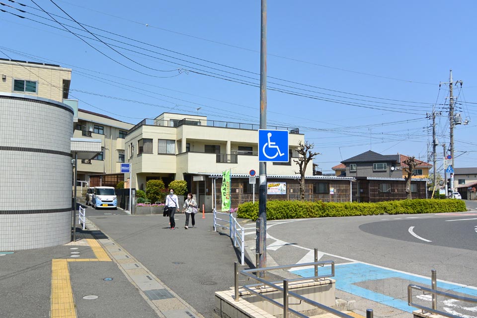 JR白岡駅東口前