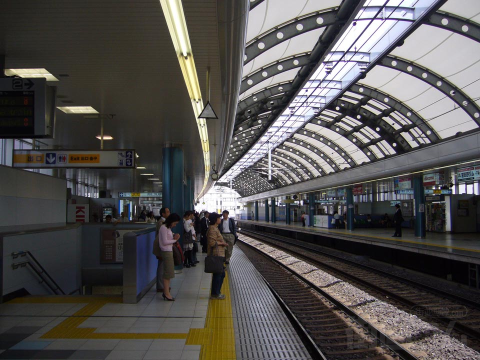 京成船橋駅ホーム(京成本線)
