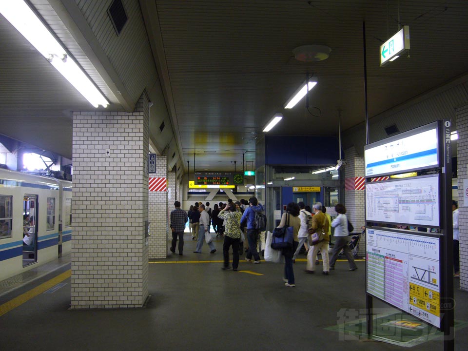 東武船橋駅ホーム(東武野田線)