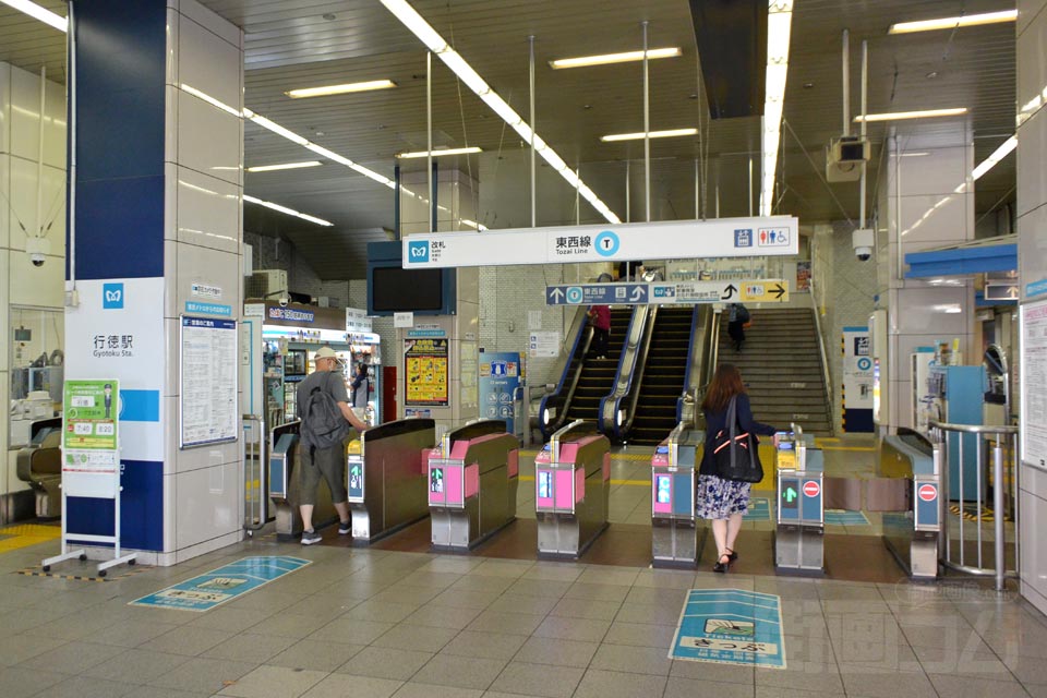 東京メトロ行徳駅改札口
