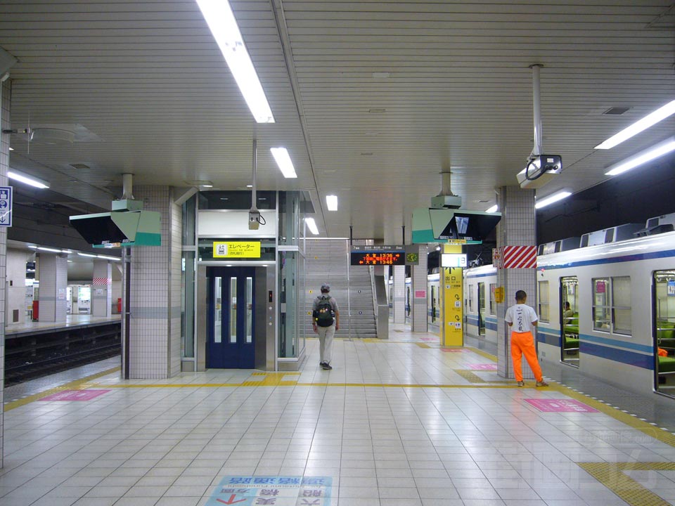 東武柏駅ホーム(東武野田線)