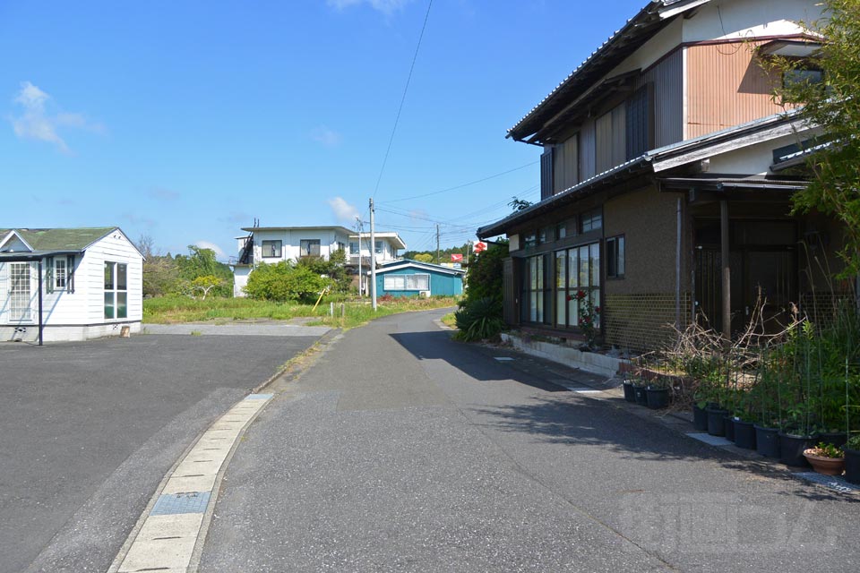 JR上総亀山駅前