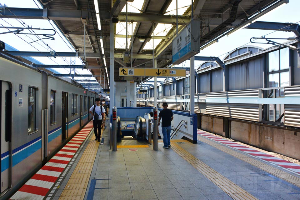 東京メトロ妙典駅ホーム(東京メトロ東西線)