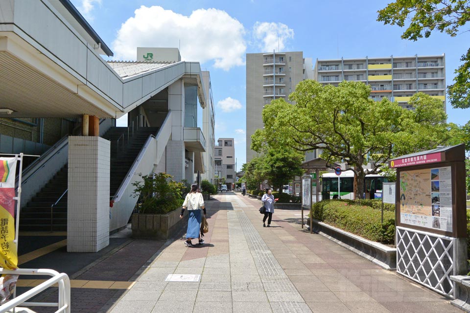 JR佐倉駅北口前