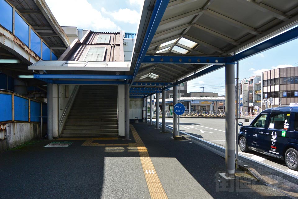 JR都賀駅西口