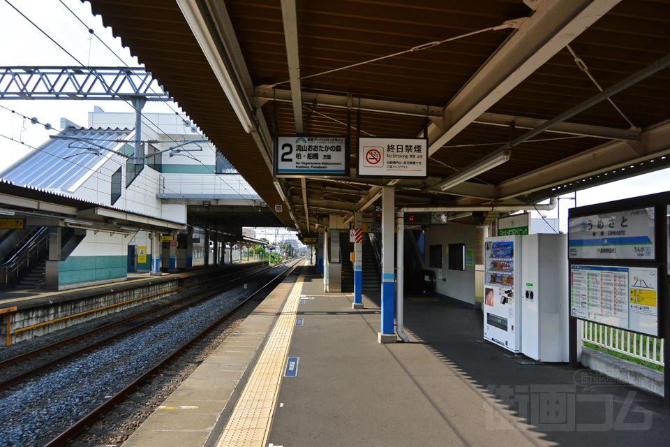 東武梅郷駅ホーム(東武野田線)