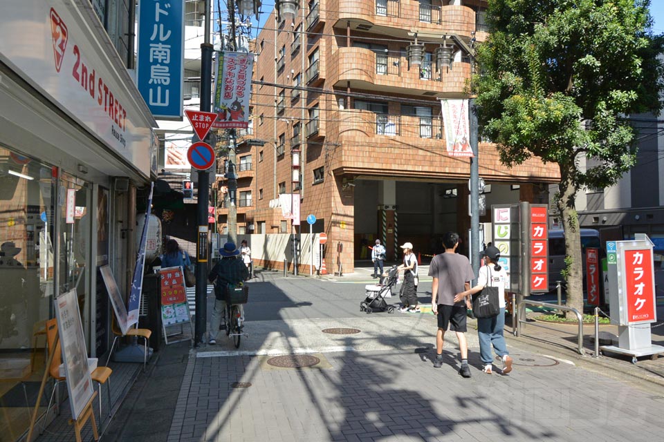 えるもーる烏山（烏山駅前通り商店街）