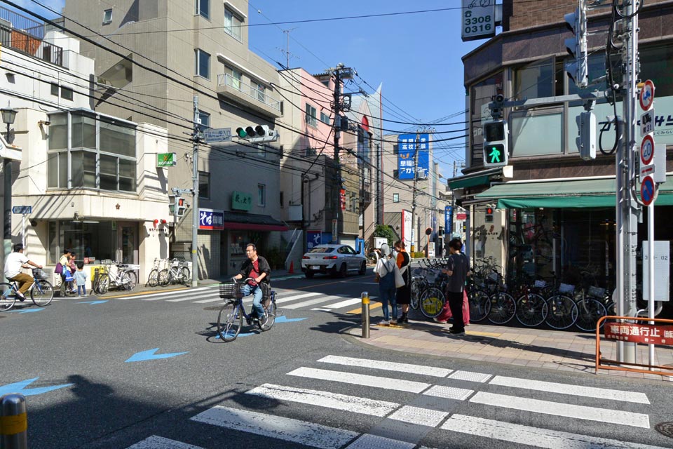 千歳烏山駅入口交差点