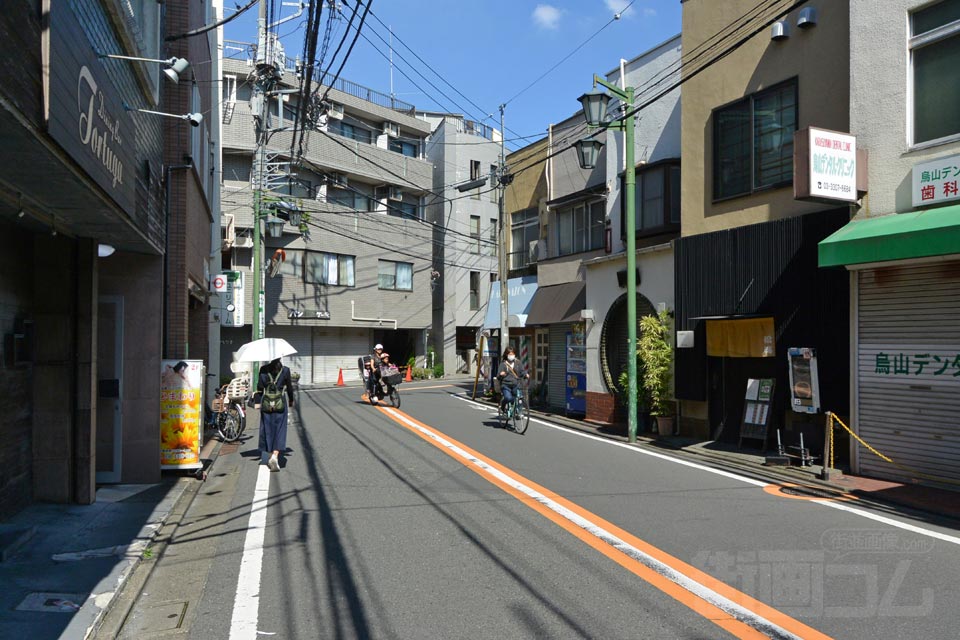 烏山交番横通り