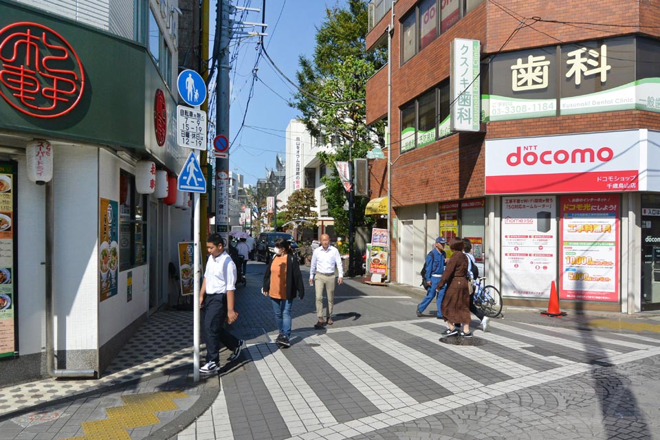 えるもーる烏山（烏山駅前通り商店街）