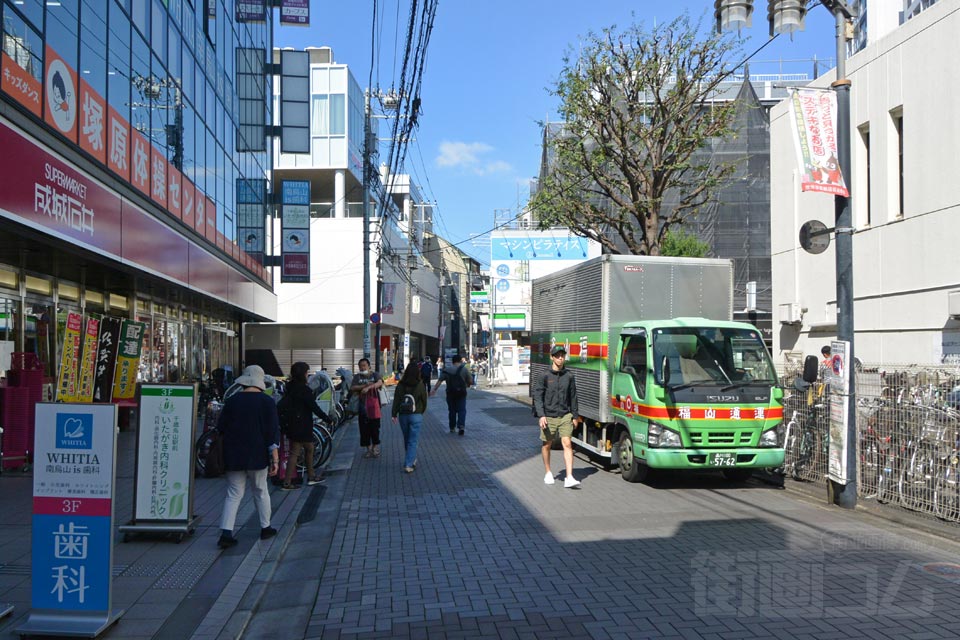 えるもーる烏山（烏山駅前通り商店街）