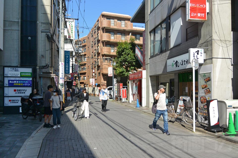 えるもーる烏山（烏山駅前通り商店街）