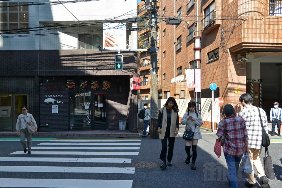 めぇ～る街（南烏山六丁目商店街）