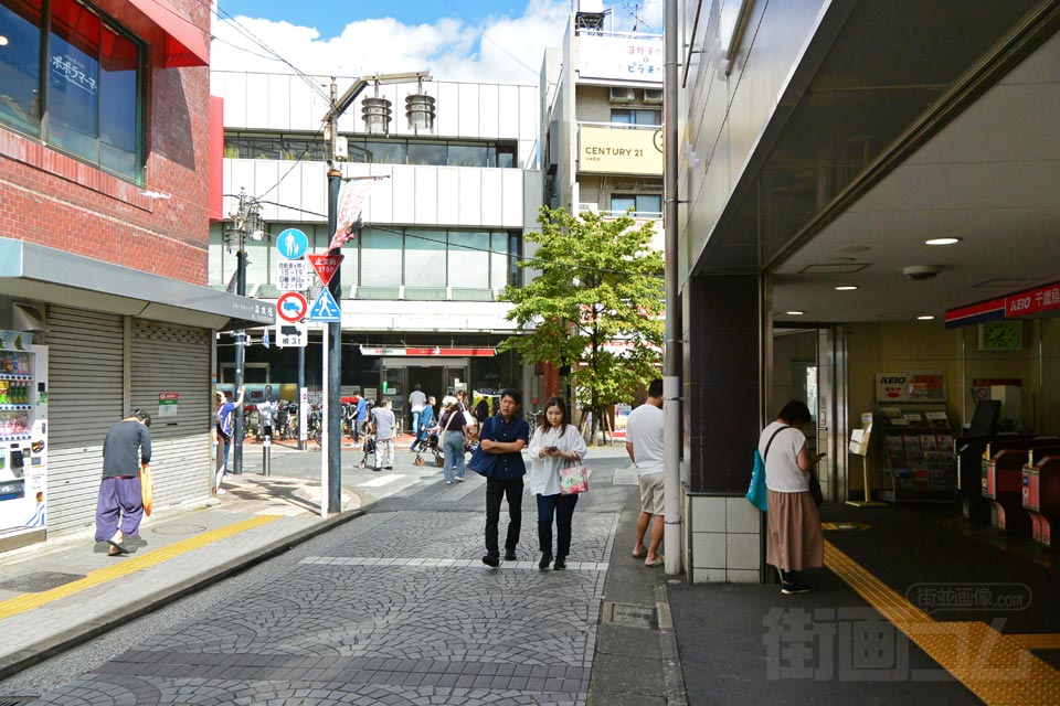 京王千歳烏山駅北口前