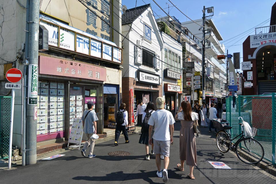 烏山駅南口商店街