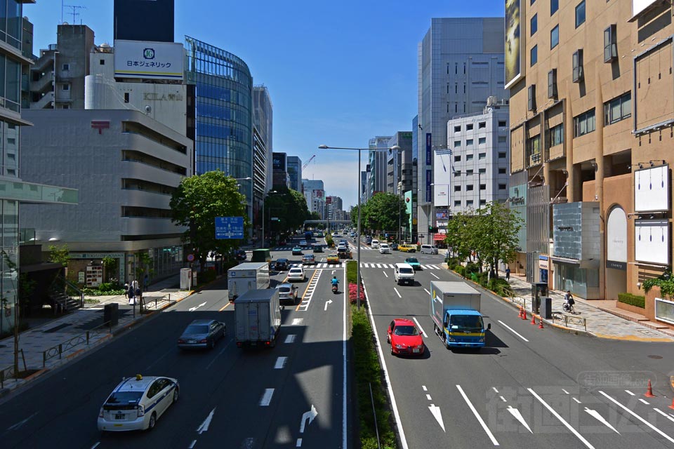 青山通り(渋谷方面)