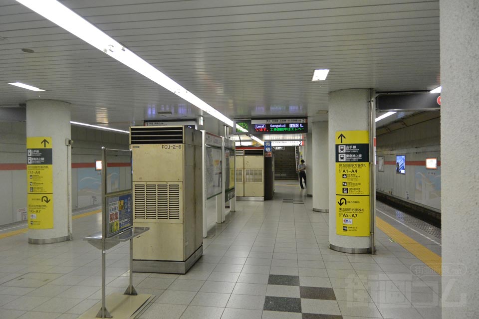 都営地下鉄五反田駅ホーム(都営浅草線)