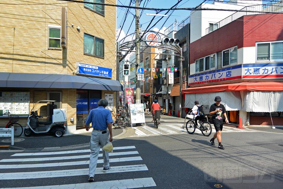 東十条交番前交差点