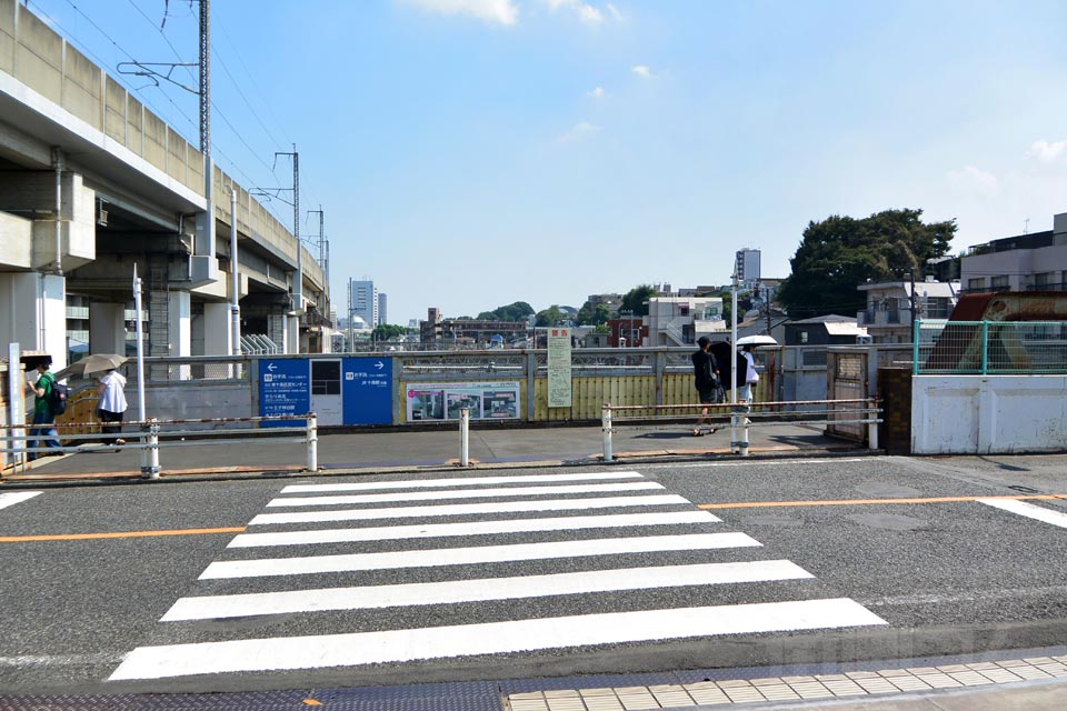 JR東十条駅南口前