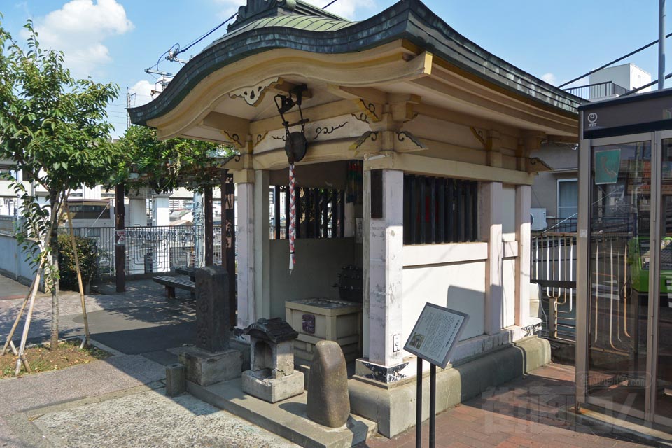 地蔵坂の子育て地蔵尊