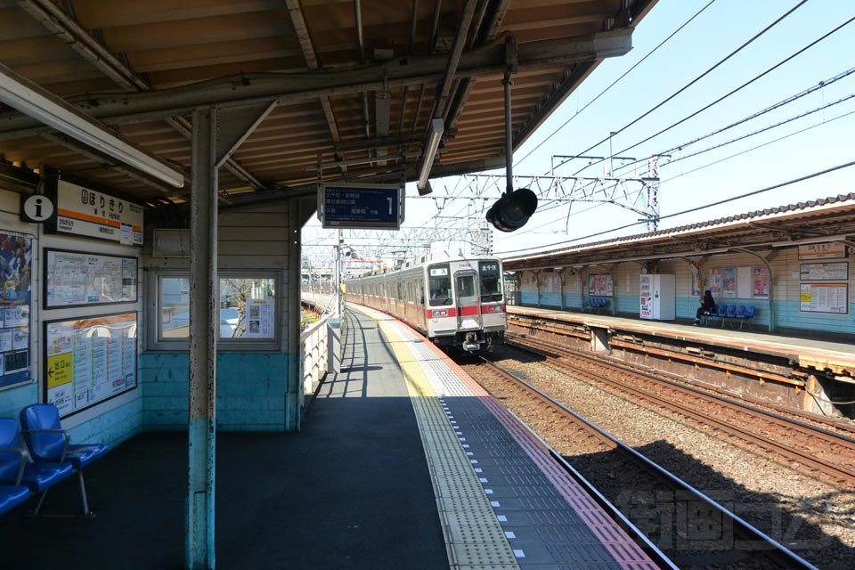 東武堀切駅ホーム(東武伊勢崎線)