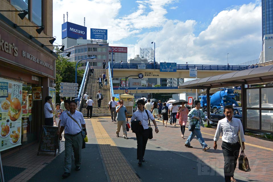 JR飯田橋駅東口前
