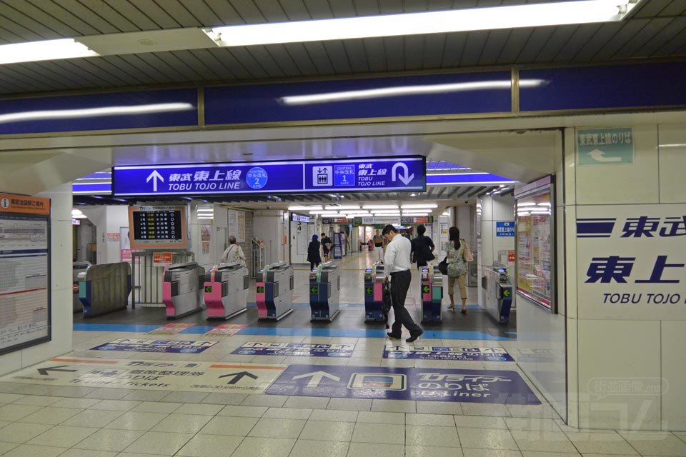 東武池袋駅改札口