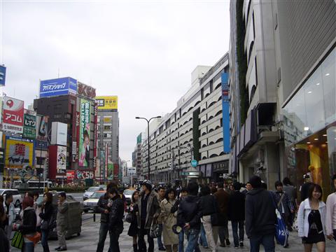 池袋駅東口