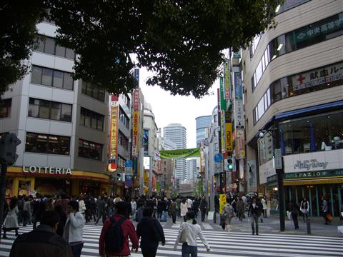 東口五差路交差点