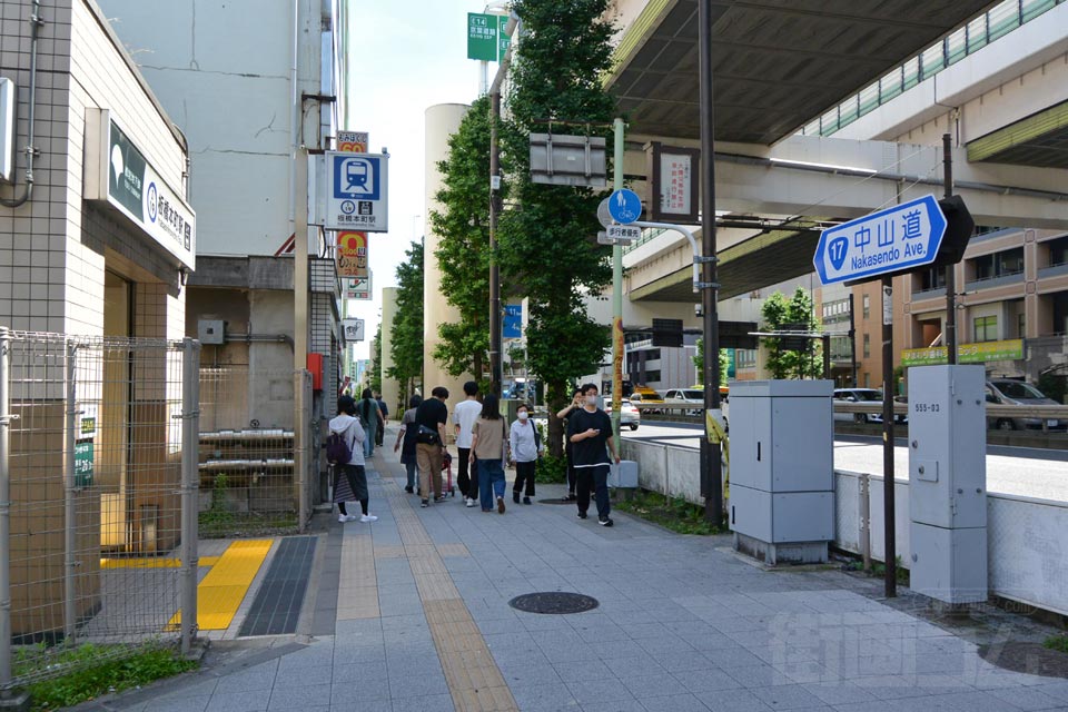 都営地下鉄板橋本町駅前