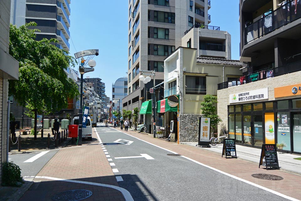 板橋宿不動通り商店街（旧中山道）