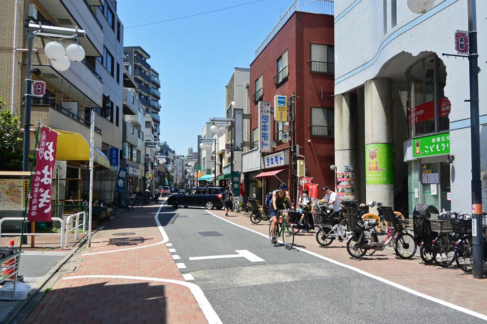 板橋宿不動通り商店街（旧中山道）