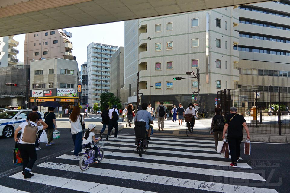 都営地下鉄板橋区役所前駅A1出口前