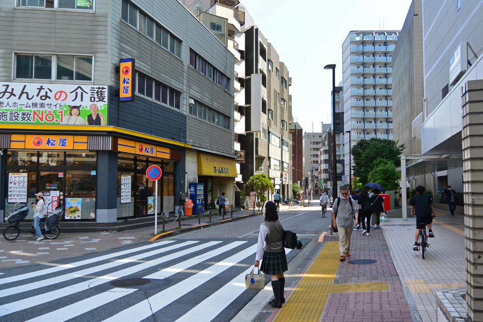 都営地下鉄板橋区役所前駅前