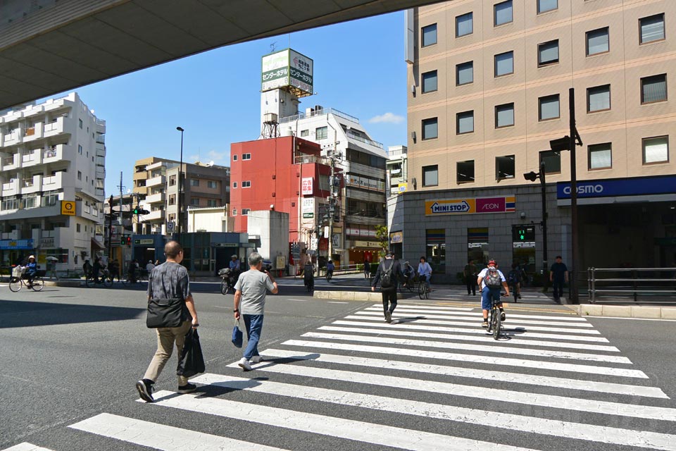 都営地下鉄板橋区役所前駅前