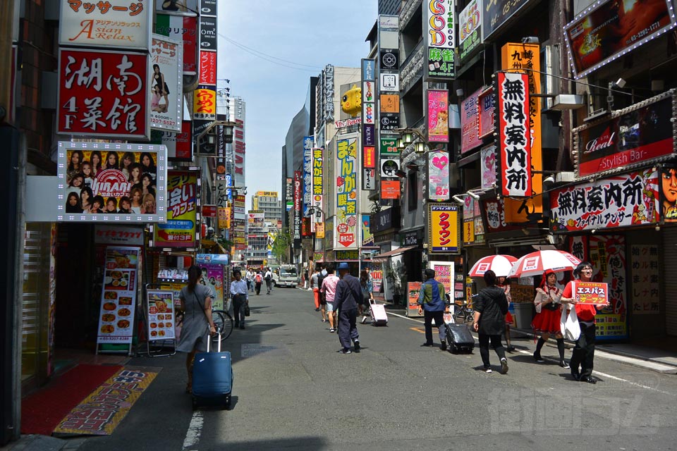 歌舞伎町一番街(劇場通り)