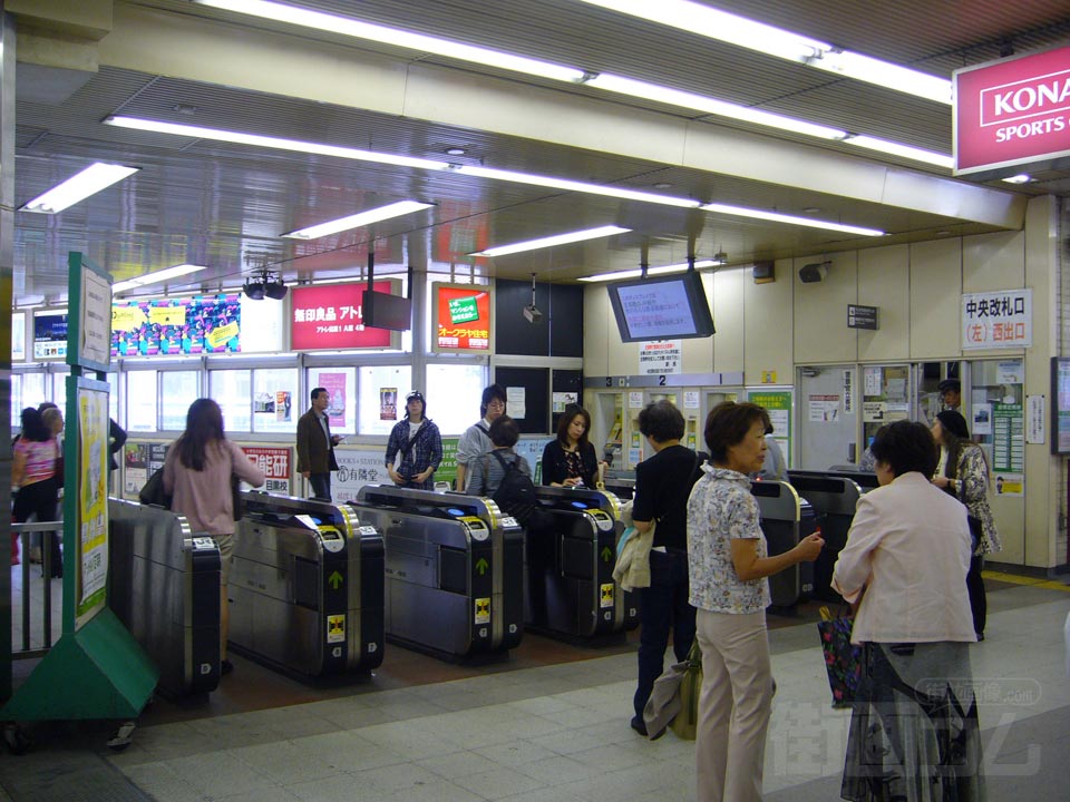 JR目黒駅改札口