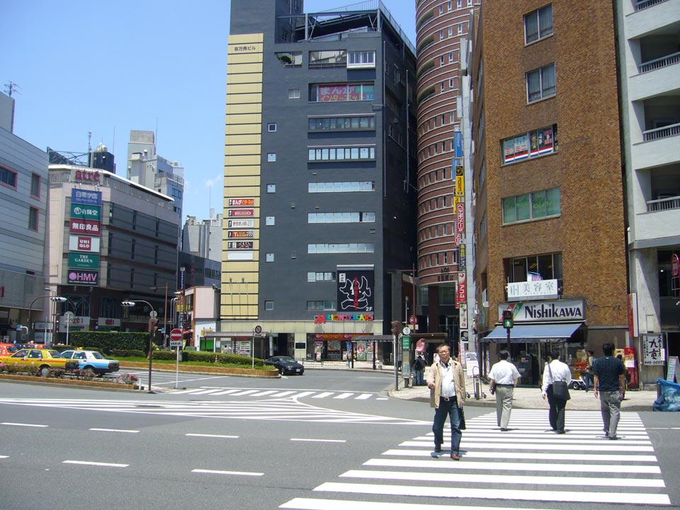JR目黒駅東口前