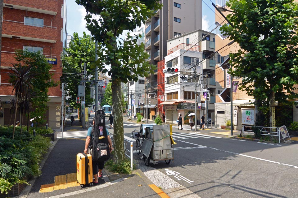 千代通り入口交差点