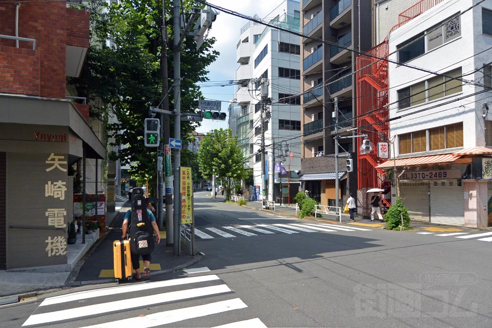 千代通り入口交差点