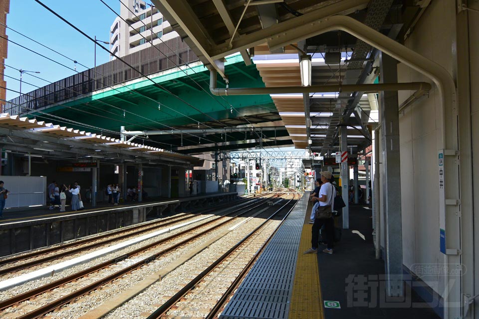西武中井駅ホーム(西武新宿線)