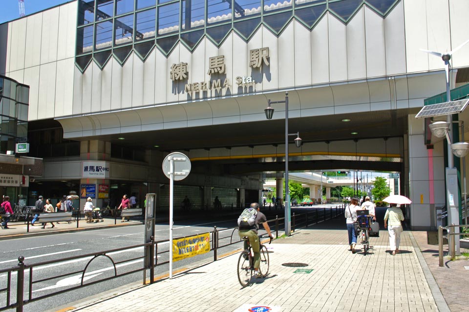 西武練馬駅中央口前