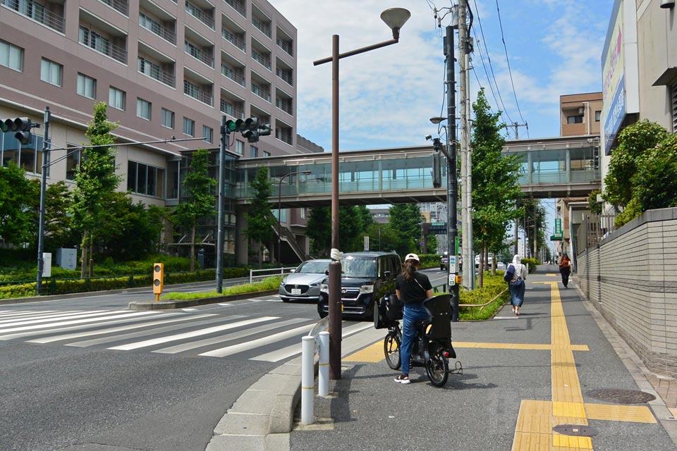 練馬高野台駅前交差点