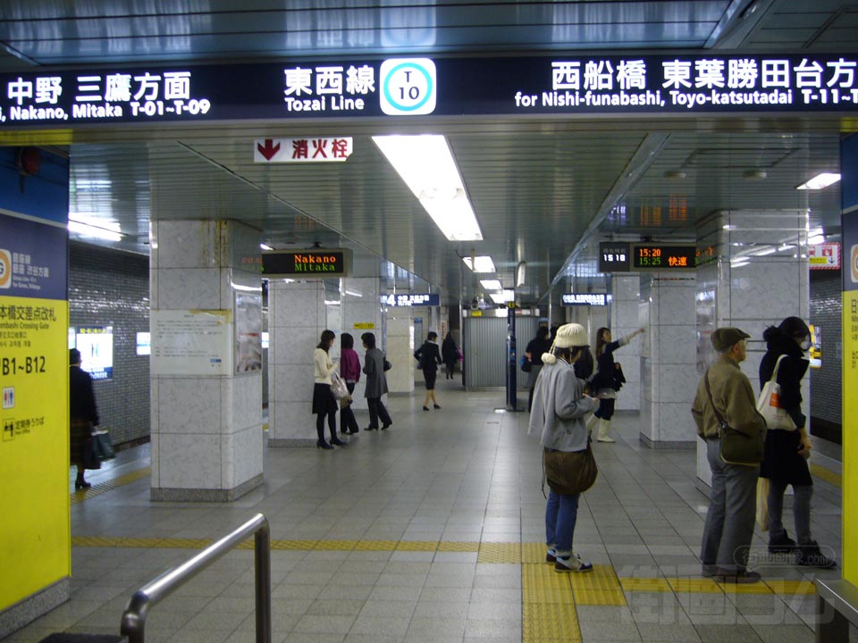 東京メトロ日本橋駅
