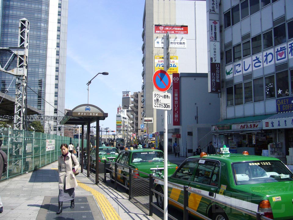 JR・東京メトロ荻窪駅南口前