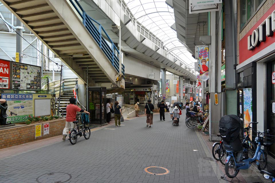 東武大山駅南口前