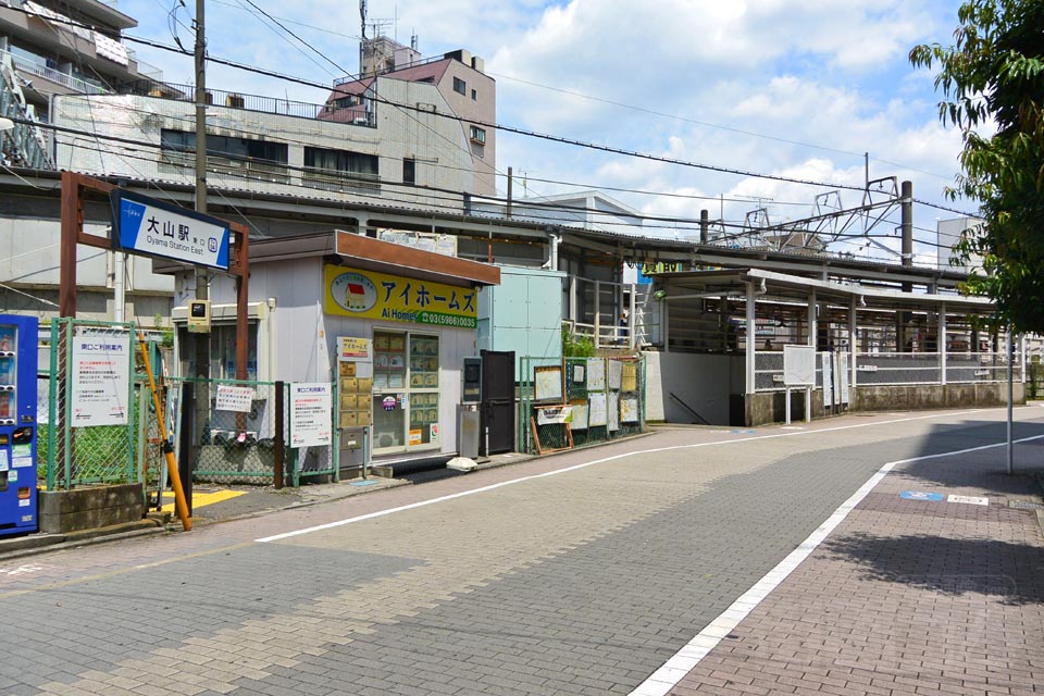 東武大山駅東口前