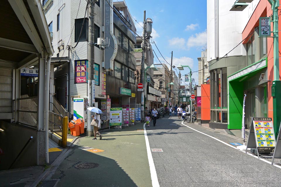 東武大山駅北口前